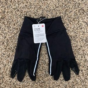 Iululemom cross chill run gloves NEW m/l